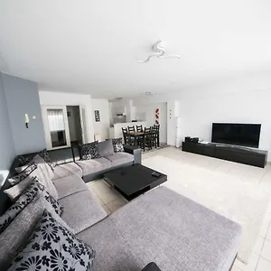 Renovated In Center Appartement Anvers